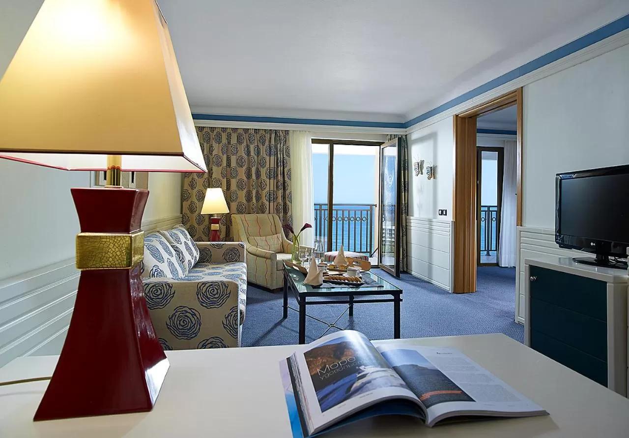 Helea Lifestyle Beach Resort Kallithéa Eksteriør billede Suite